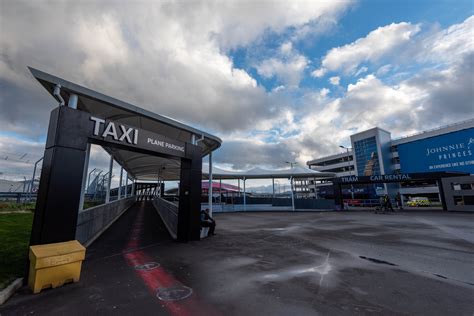 edinburgh airport taxi price